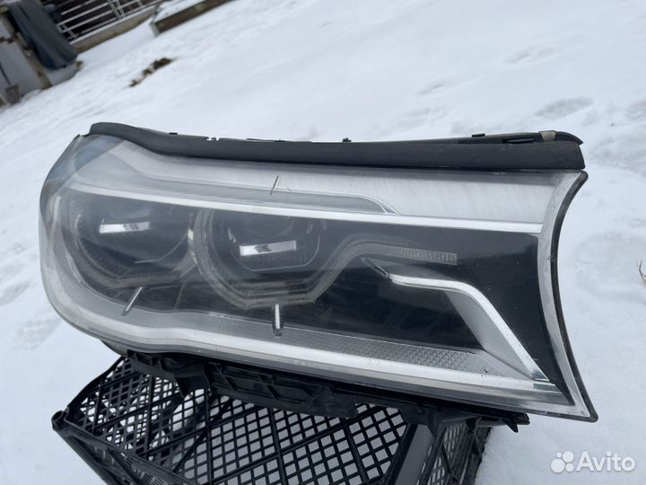 Правая фара BMW G11 adaptive LED