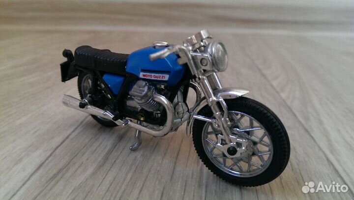 Polistil Мотоцикл Guzzi V7 1/24 EME (GT50) 1976