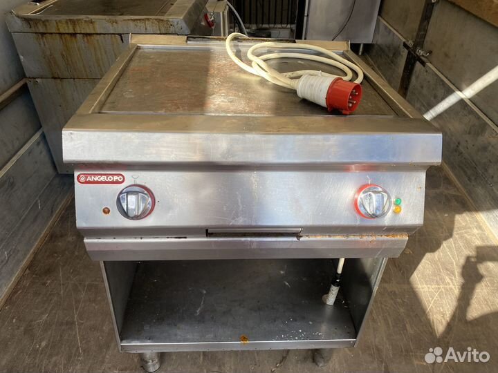 Гриль. Жарочная поверхность 270 градусов