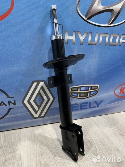 Амортизатор стойка зад Renault duster