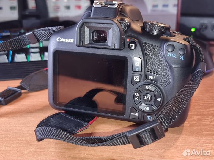 Canon EOS 2000D Kit 18-55 mm