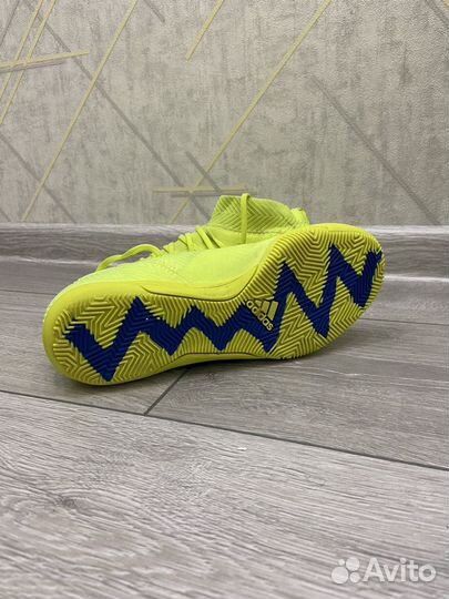 Футзалки adidas nemeziz
