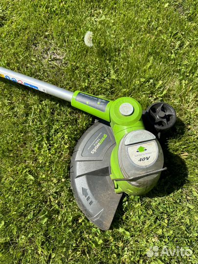 Триммер Greenworks (30 см) с АКБ и зу