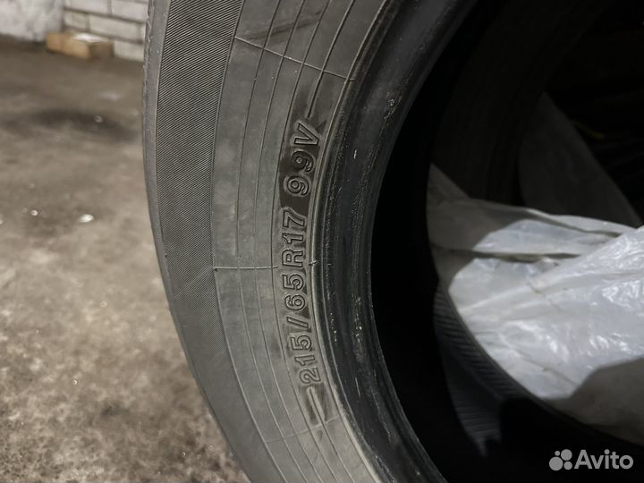 Yokohama BluEarth AE50 215/65 R17 99V