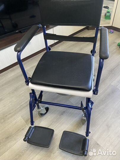 Кресло-каталка туалет