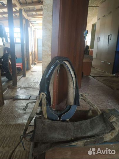 Сбруя: хомут, дуга, чрезсидельник