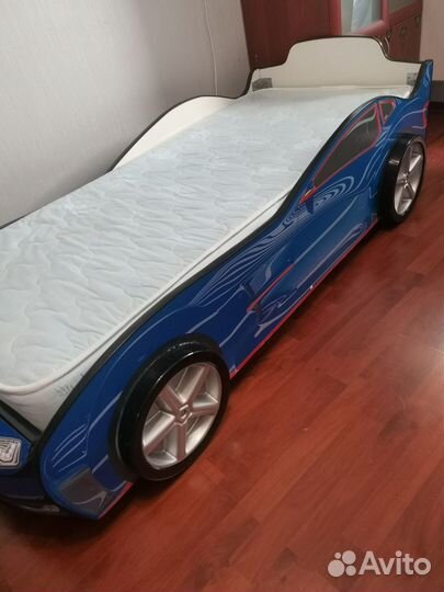 Детская кровать машинка с матрасом бу