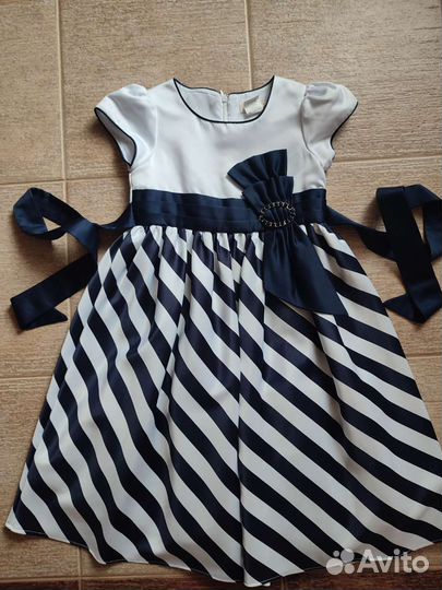Платье для девочки на 7-8 лет