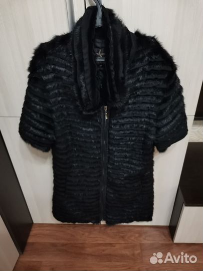Жилетка меховая женская 48 50