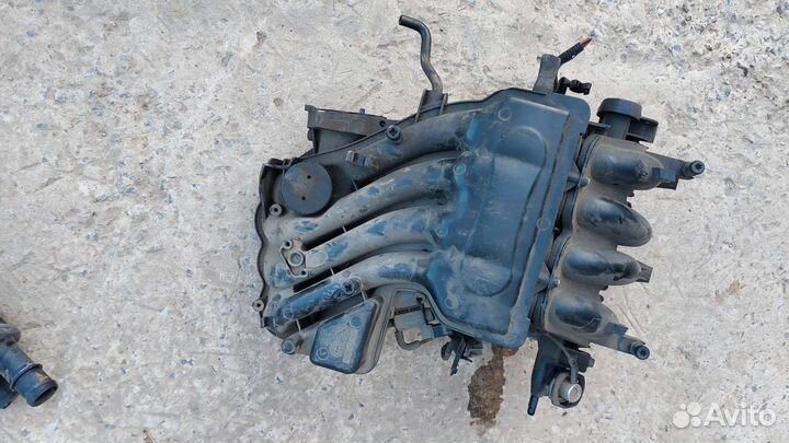 Коллектор впускной фольксваген Гольф akl