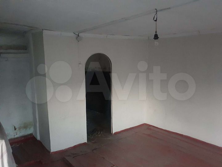 Дом 28 м² на участке 10 сот.