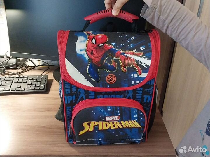 Школьный рюкзак