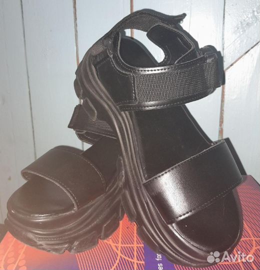 Сандалии женские