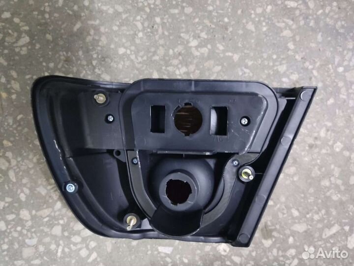 Фонарь задний Ниссан Санни 98-04 г.в