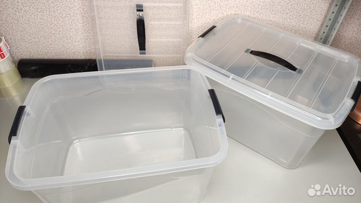 Пластиковый контейнер с крышкой и лоток для мелочи