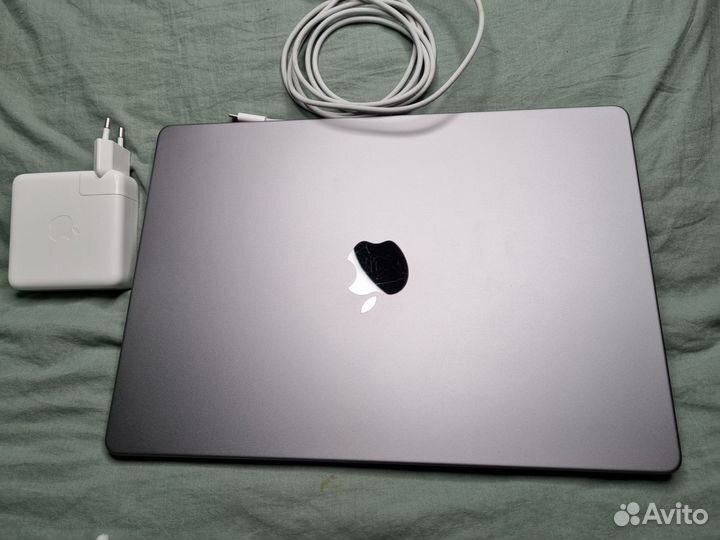 Macbook pro 14 m1 16gb 1tb