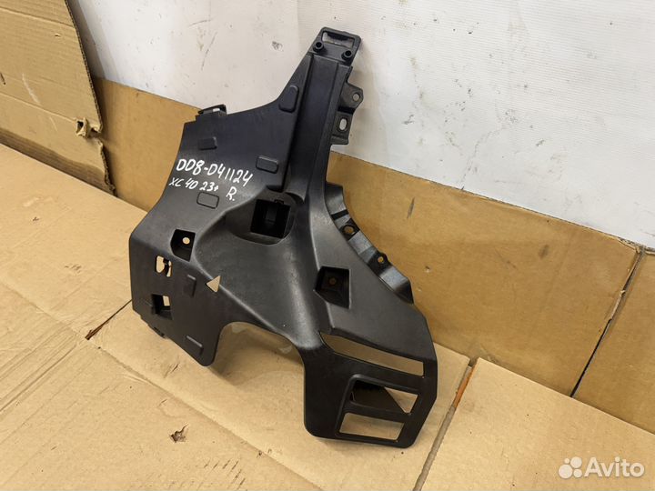 32136093 Кронштейн бампера переднего правый Volvo