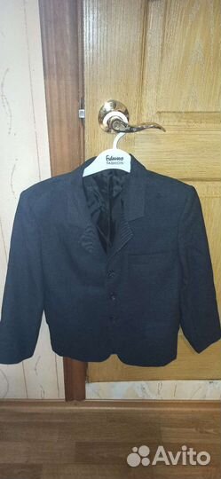 Школьная форма для мальчика на 122-128 р. серая