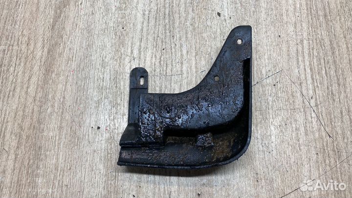 Передний Правый Брызговик Hyundai Sonata 4 EF