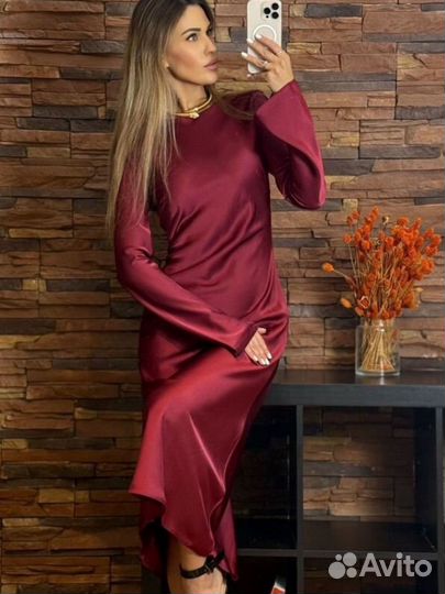 Платье шелковое бордовое
