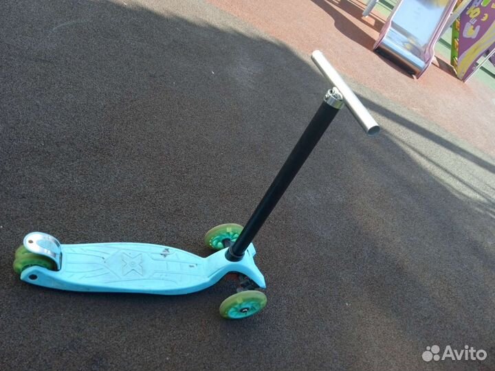 Трëх колëсный самокат