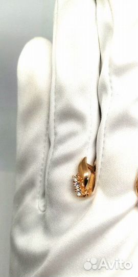 Золотые серьги с камнем