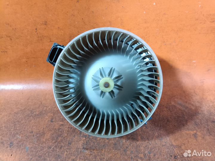 Моторчик печки Mazda Mpv LY3P