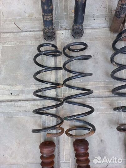 Комплект пружины/амортизаторы на Golf 4/Bora/Jetta