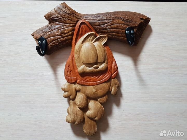 Вешалка настенная деревянная 