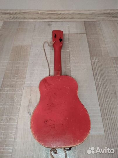 Игрушки СССР (гитара, санки, кроватка)