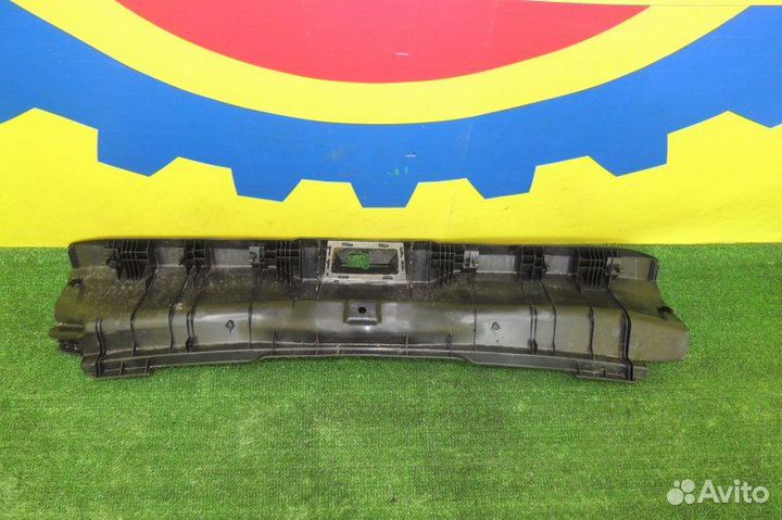 Накладка замка багажника Toyota Crown azsh20 2021