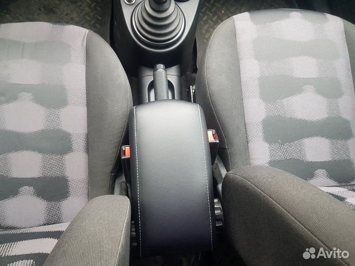 Подлокотник Ford Fusion