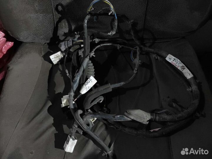 Проводка двери nissan primera camino bluebird