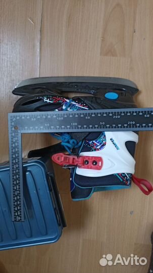 Детские хоккейные коньки, щитки, клюшка, перчатки