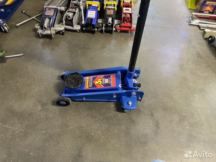 Домкрат подкатной Автомагнат 3 тонны