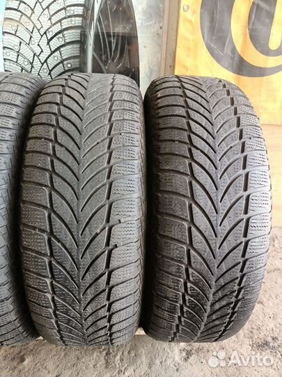 Goodyear UltraGrip 215/60 R16 99V