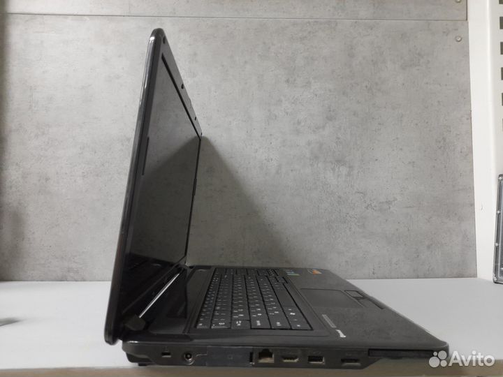 Ноутбук Fujitsu lifebook NH570