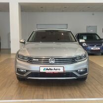 Volkswagen Passat 2.0 AMT, 2018, 137 750 км, с пробегом, цена 2 600 000 руб.