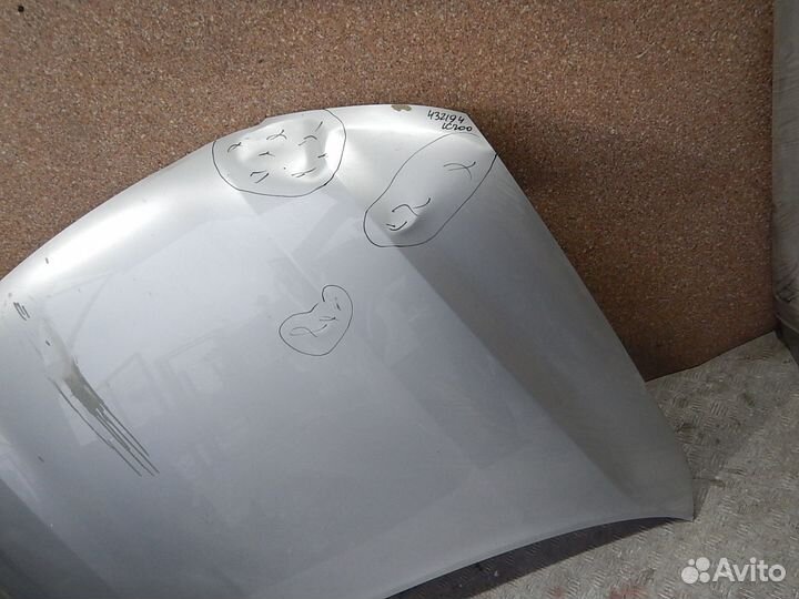 Капот Toyota Land Cruiser