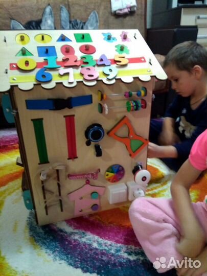 Развивающая доска бизиборд бизидом куб