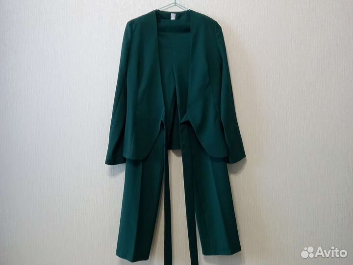 Брючный костюм женский 42
