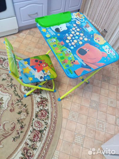Столик и стульчик для ребенка