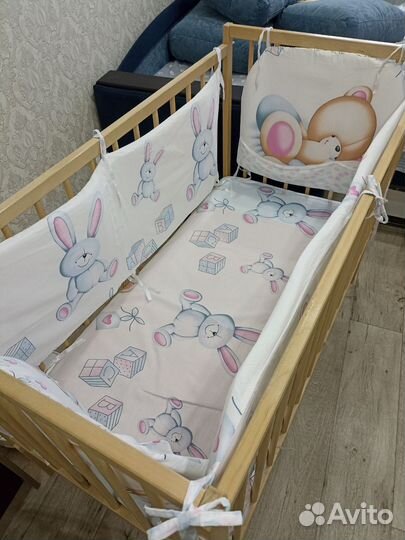 Детская кроватка с матрасом и бортами