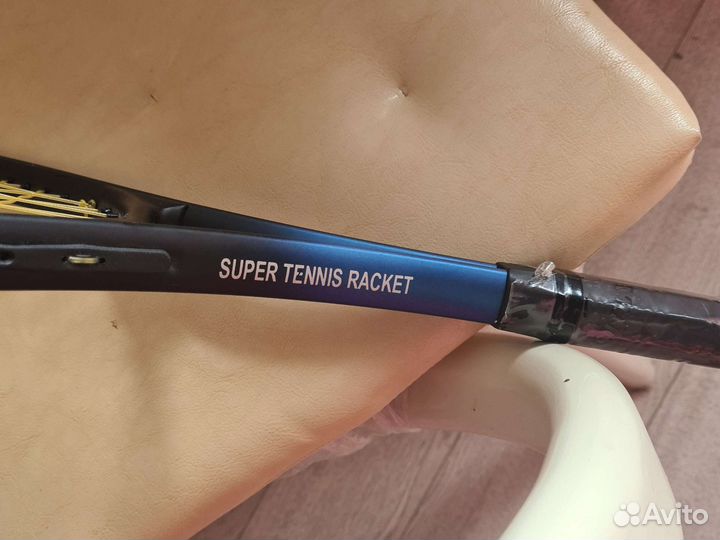 Теннисная ракетка для большого тенниса