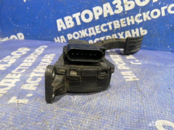 Педаль газа Ford Focus 2 седан 2007