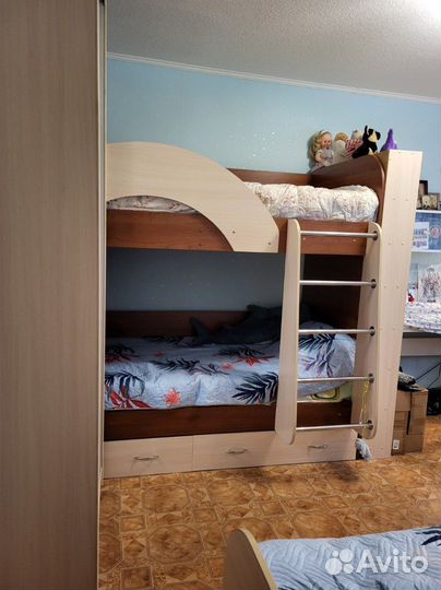 Двухъярусная кровать