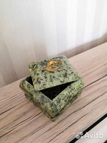 Сувениры из оникса:яблоко, подсвечник, пирамида