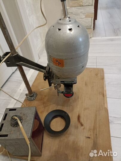 Продам фотоувеличитель Юность