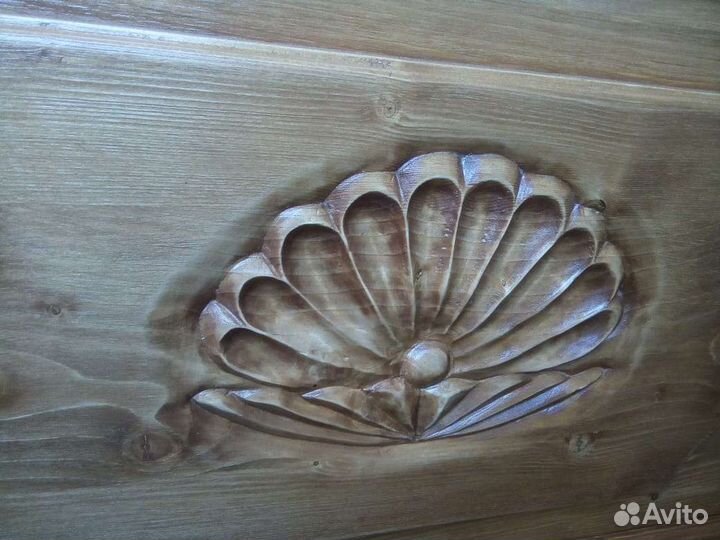 Кровать односпальная.Массив