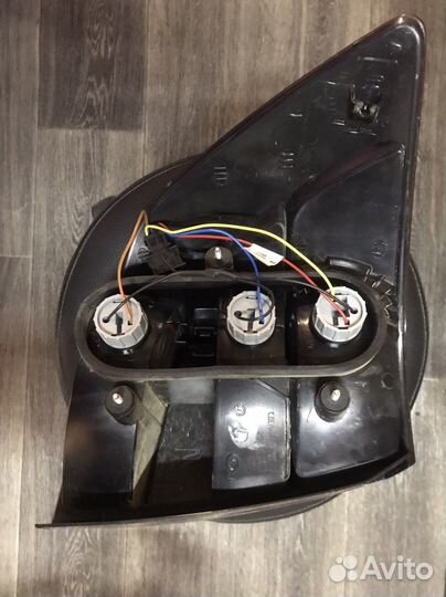 Задний фонарь на Гранту